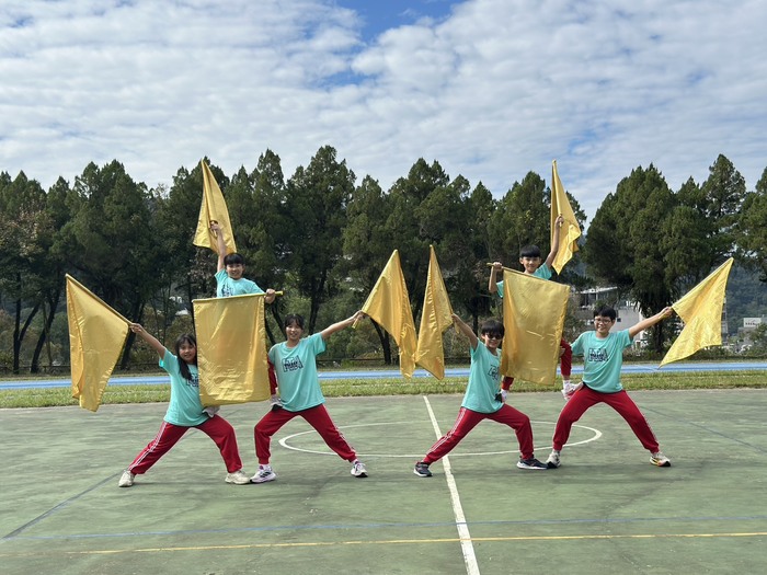 中高年級旗陣表演