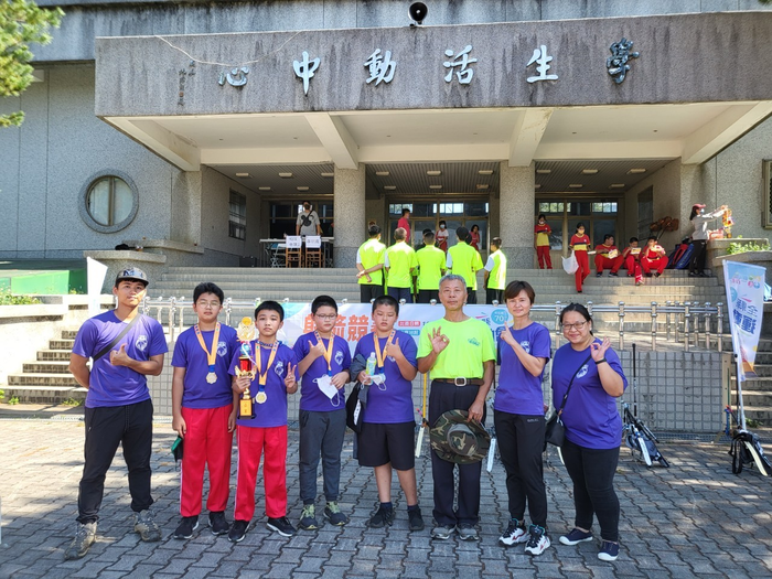 參賽選手及師長合影