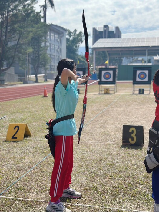 本校 黃O燱 射箭比賽花絮