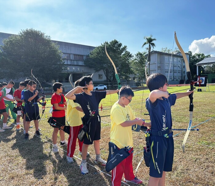 男子組賽前熱身圖片