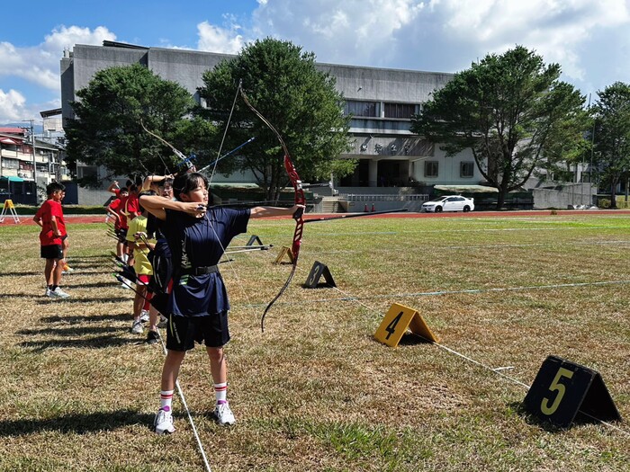 女子組賽前熱身圖片